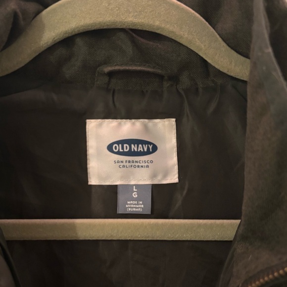 Old Navy Light Quilted Vest - Picture 5 of 6